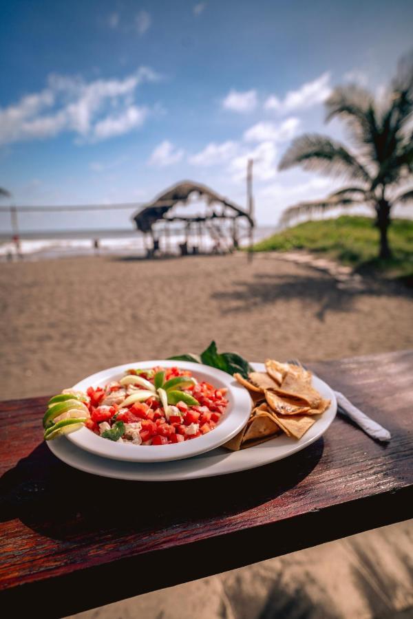 The Driftwood Surfer Beachfront Hostel / Restaurant / Bar, El Paredon El Paredón Buena Vista Extérieur photo